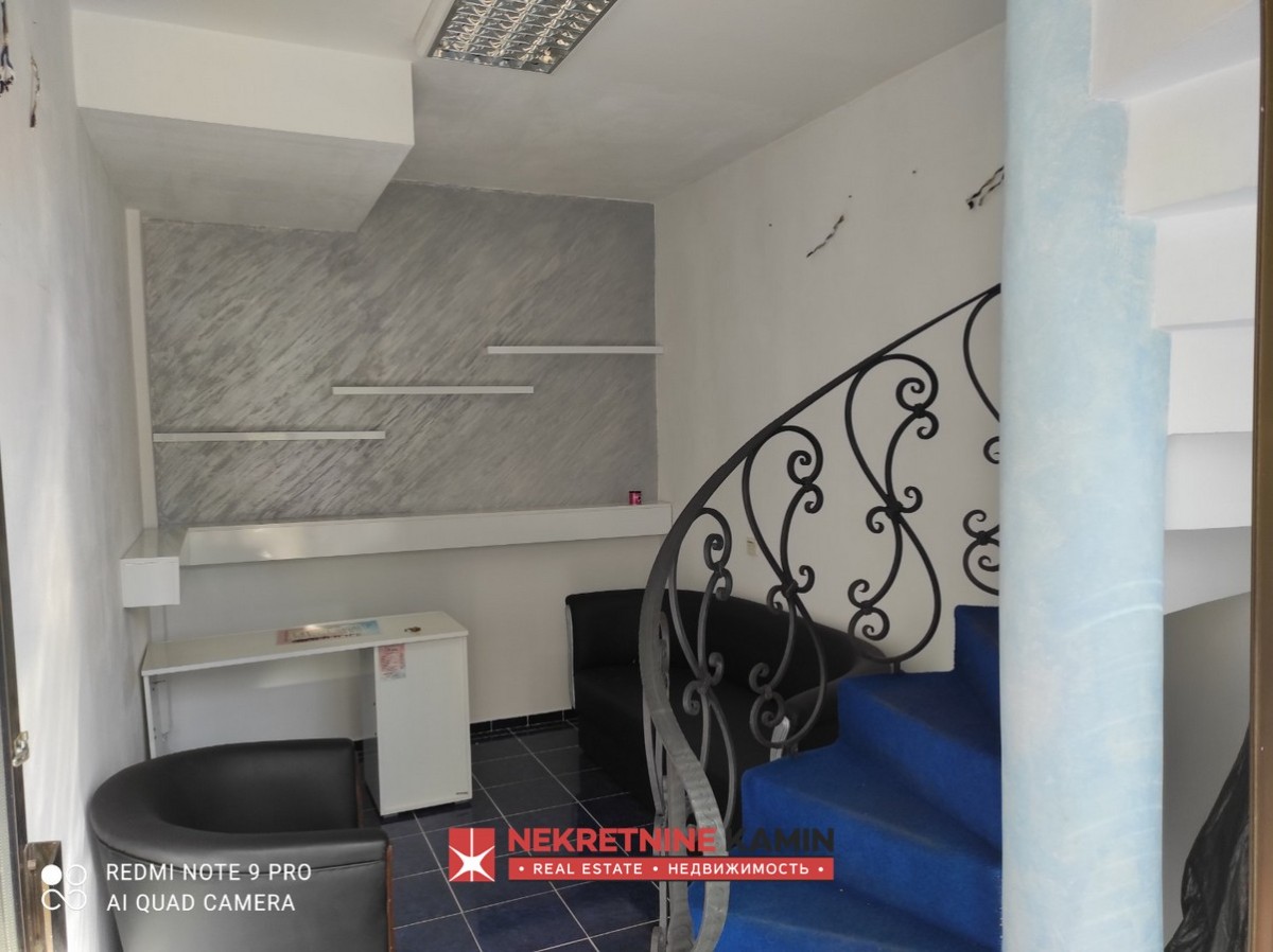 Bar Şehir Merkezinde Galerili İş Yeri